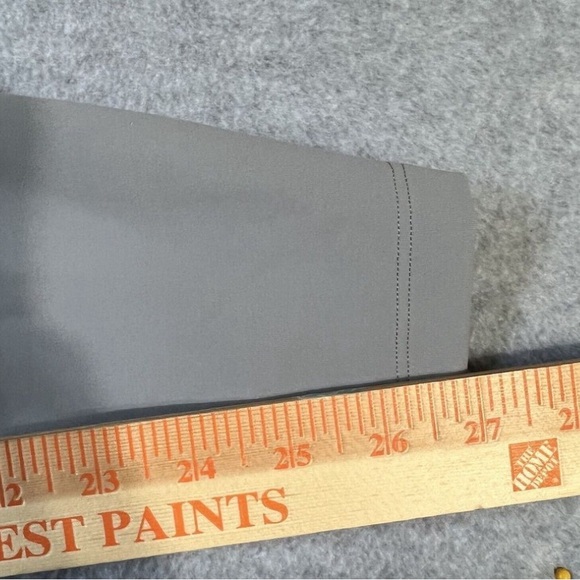 Lululemon Womens On The Fly Pants Size 8 Gray Silver Pockets Logo EUC - Picture 10 of 10